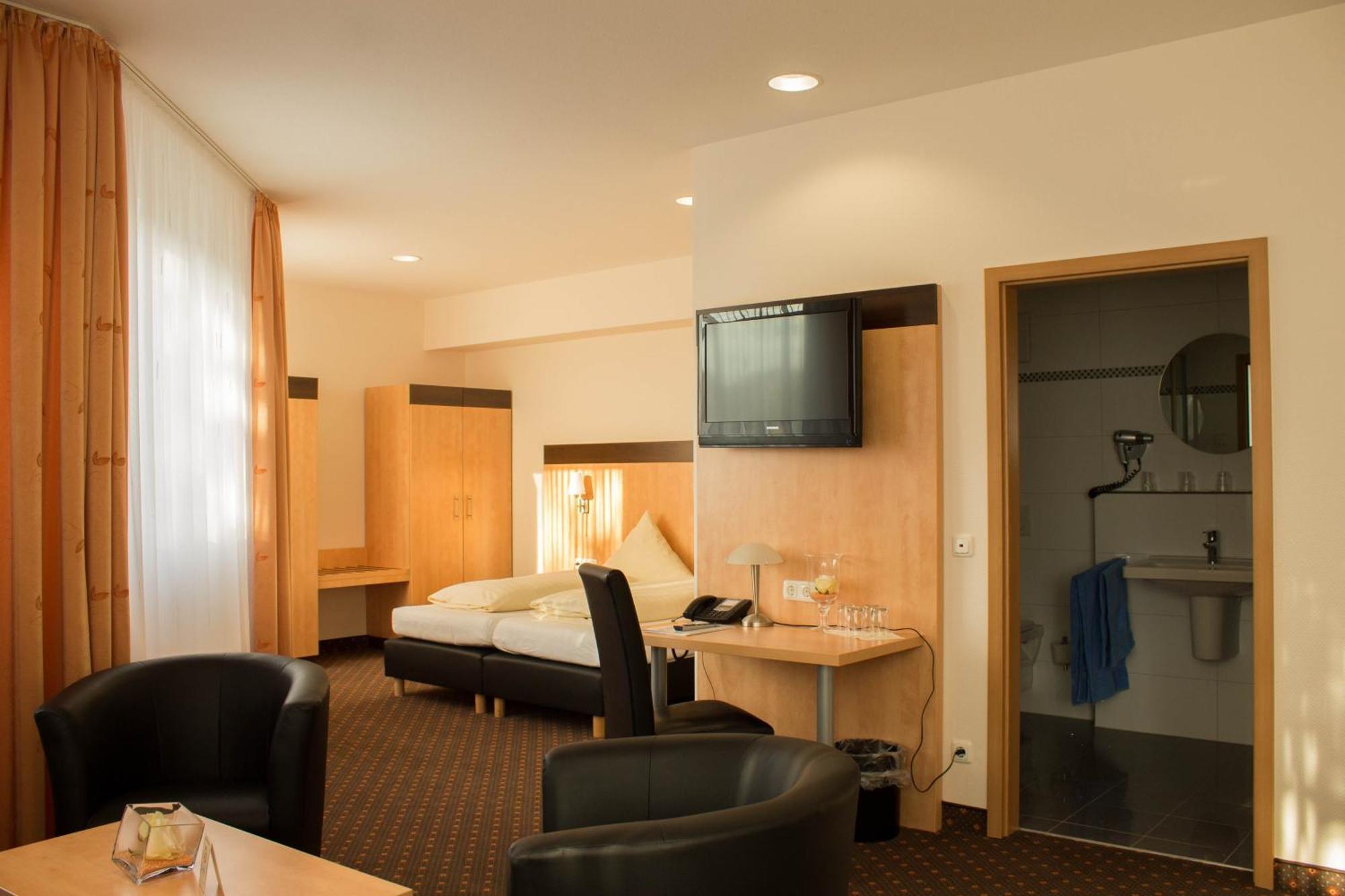 Hotel Am Freischuetz Хюрт Экстерьер фото