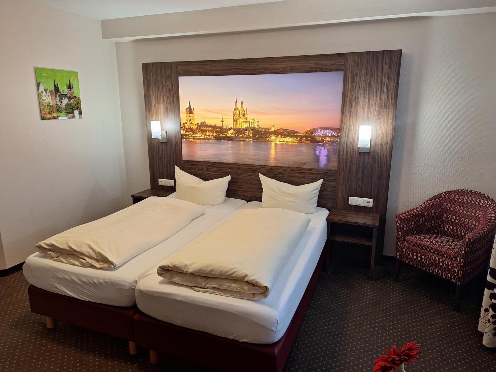 Hotel Am Freischuetz Хюрт Экстерьер фото