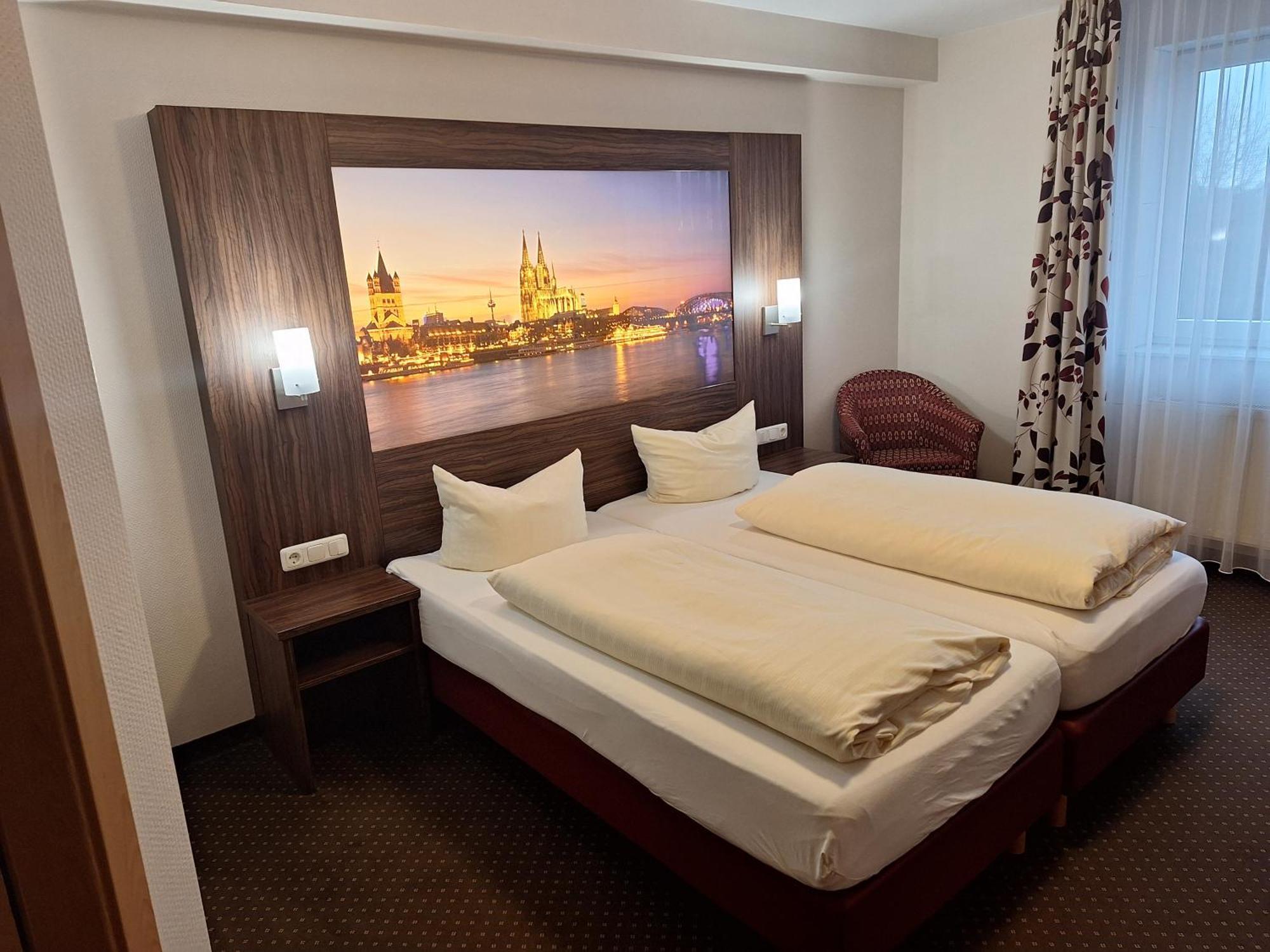 Hotel Am Freischuetz Хюрт Экстерьер фото