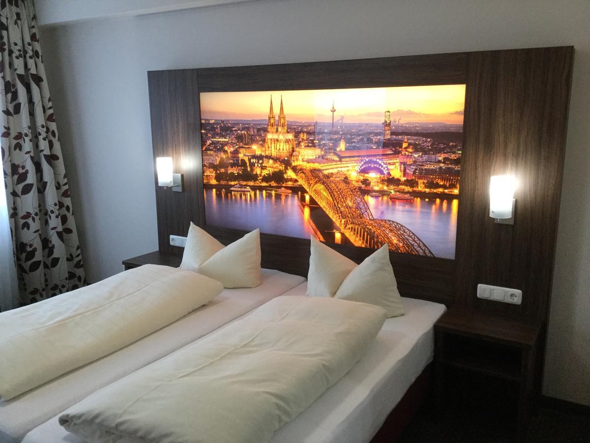 Hotel Am Freischuetz Хюрт Экстерьер фото